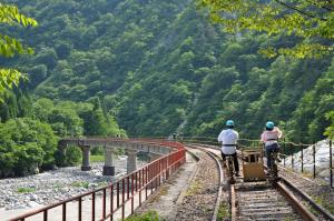 Place you should visit in Japan after Covid 19 (Part2) Rail Mountain bike Gattan Go !